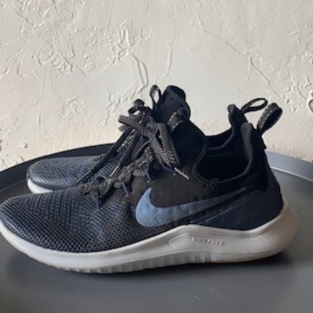 Nike Black/Navy Cross-Trainers, Size 8 1/2